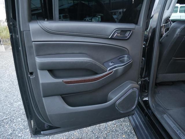 ＧＭＣユーコン ＳＬＴ　２６インチアルミホイール　２０１９年モデル　スマートキー　ブラックレザーシート　パワーリアゲート　ブラックカスタムペイント　セカンドベンチシート　ＢＯＳＥサウンド　オートチェック済（20枚目）
