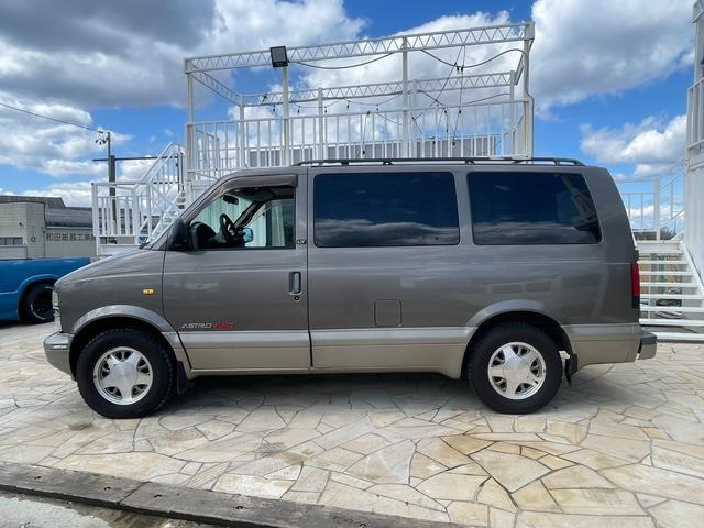 シボレーアストロ ＬＴ　ディーラー車　アストロＡＷＤ　４ＷＤ　ＬＴ　７人乗り　モケットシート　セカンドバケットシート（22枚目）