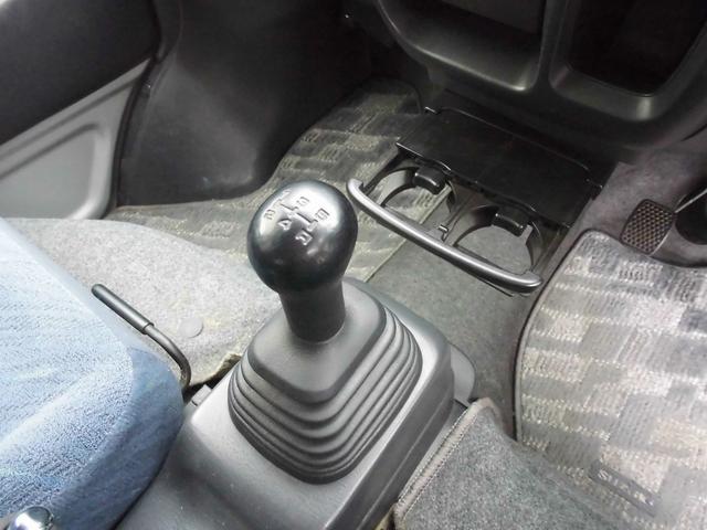 エブリイ ジョインターボＤＸ－ＩＩ　ｘスポーツ仕様ｘスポーツ純正Ｆバンパーｘ純正チェックマットｘキーレスｘ５速マニュアルｘターボモデルｘ地デジｘＭサーバーｘＤＶＤ再生ｘＥＴＣｘリア吊り下げスピーカーｘＢカメラｘヘッドライトガーニッシュ（17枚目）