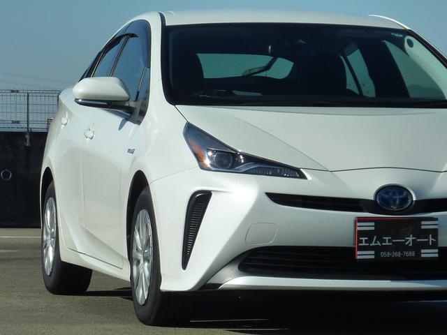 プリウス Ｓ　後期型　純正ナビ　トヨタセーフティセンス　バックカメラ　ＬＥＤヘッドライト　レーダークルーズコントロール　　ＥＴＣ　プッシュスタート　Ｂｌｕｅｔｏｏｔｈ　純正１５インチアルミホイール　オートハイビーム（4枚目）