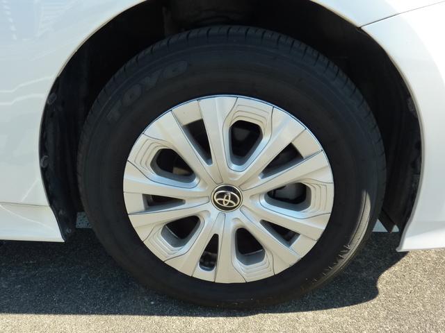 プリウス Ｓ　後期型　純正ナビ　トヨタセーフティセンス　バックカメラ　ＬＥＤヘッドライト　レーダークルーズコントロール　　ＥＴＣ　プッシュスタート　Ｂｌｕｅｔｏｏｔｈ　純正１５インチアルミホイール　オートハイビーム（21枚目）