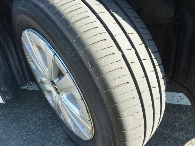 プリウス Ｓ　後期型　純正ナビ　トヨタセーフティセンス　バックカメラ　ＬＥＤヘッドライト　レーダークルーズコントロール　　ＥＴＣ　プッシュスタート　Ｂｌｕｅｔｏｏｔｈ　純正１５インチアルミホイール　オートハイビーム（22枚目）