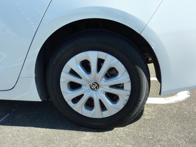 プリウス Ｓ　後期型　純正ナビ　トヨタセーフティセンス　バックカメラ　ＬＥＤヘッドライト　レーダークルーズコントロール　　ＥＴＣ　プッシュスタート　Ｂｌｕｅｔｏｏｔｈ　純正１５インチアルミホイール　オートハイビーム（27枚目）