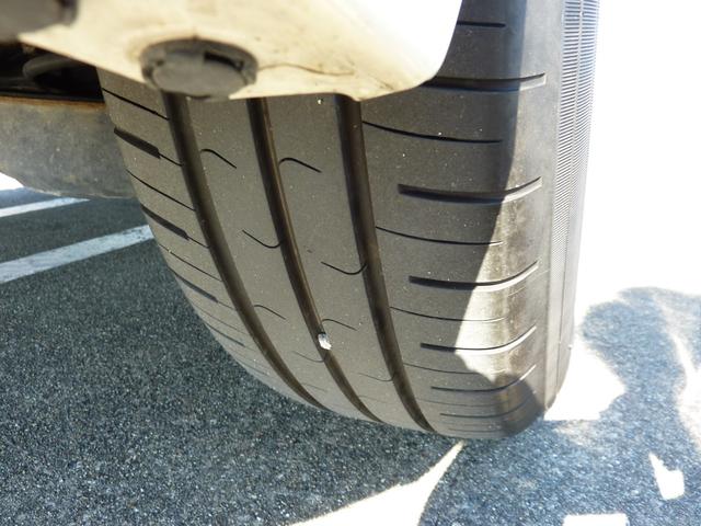 プリウス Ｓ　後期型　純正ナビ　トヨタセーフティセンス　バックカメラ　ＬＥＤヘッドライト　レーダークルーズコントロール　　ＥＴＣ　プッシュスタート　Ｂｌｕｅｔｏｏｔｈ　純正１５インチアルミホイール　オートハイビーム（30枚目）