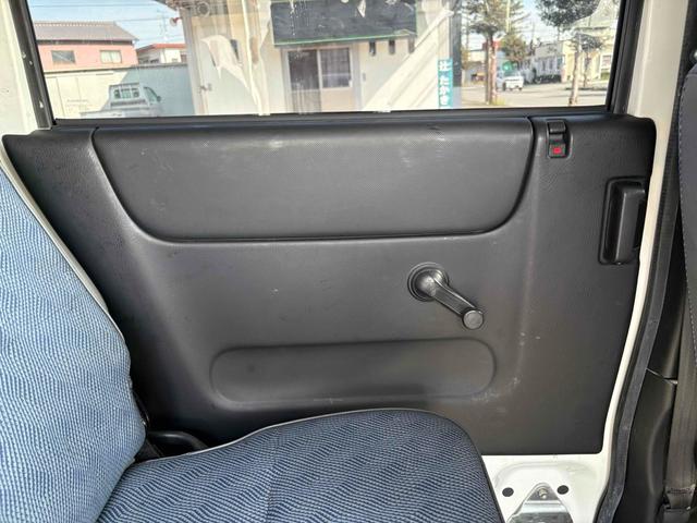アクティバン SDX AT ETC バックカメラ 両側スライドドア キーレスエントリー エアコン 運転席エアバッグ 助手席エアバッグ 記録簿 CD DVD再生 USB ミュージックプレイヤー接続可(46枚目)