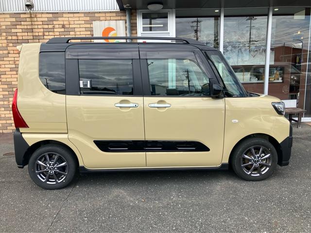 タント ファンクロス パーキングセンサー 衝突軽減システム 両側オートドア シートヒータ フルフラットシート オートLED USB接続 ルーフレール レーンキープアシスト 横滑り防止装置 LEDヘットライト パワーウィンド(4枚目)