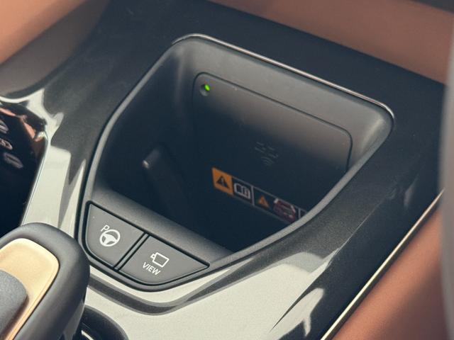 クラウンスポーツ Ｚ　パノラマルーフ　パノラミックビューモニター　ブラウンレザーシート　デジタルインナーミラー　ＥＴＣ２．０　２１インチアルミ　パワーシート　電動リアゲート　置くだけ充電　シートヒーター　シートクーラー（71枚目）