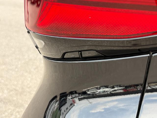 ヴェルファイアハイブリッド Ｚ　プレミア　デジタルインナーミラー　ユニバーサルステップ　サンルーフ　ＴＶキャンセラー　置くだけ充電　シートヒーター　シートクーラー　フリップダウンモニター　パワーシート　電動リアゲート　ブラウンレザーシート（31枚目）