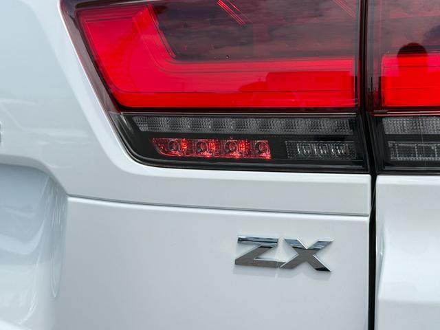 ランドクルーザー ＺＸ　サンルーフ　１２．３インチナビ　ＪＢＬサウンド　リアエンター　空気圧センサー　ルーフレール　寒冷地仕様　ＴＶキャンセラー　ドライブレコーダー前後　シートヒーター　シートクーラー（36枚目）