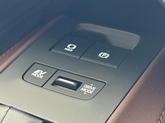 ハリアーハイブリッド Ｚ　レザーパッケージ　パノラマルーフ　モデリスタエアロ　１２．３インチＪＢＬサウンドナビ　デジタルミラー　パノラミックビュー　ブラインドスポット　本革　４ＷＤ　シートヒーター＆シートクーラー　　ＥＴＣ２．０　ＨＵＤ（56枚目）