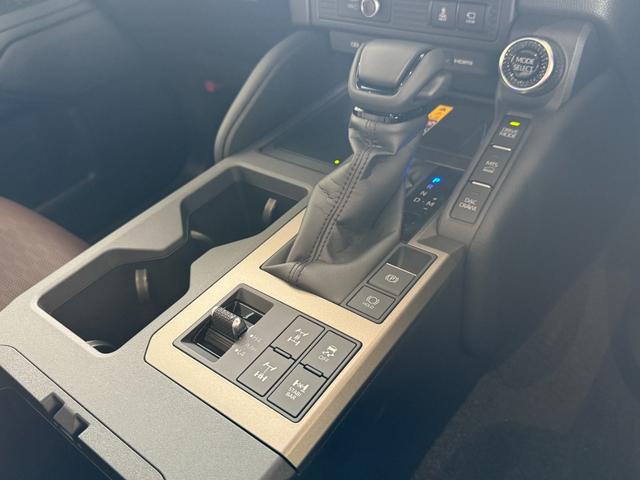 ランドクルーザー２５０ ＺＸ　サンルーフ　１２．３ＪＢＬサウンド　トヨタチームメイト　ルーフレール　パノラミックビュー　２０ＡＷ　デジタルミラー　ブラインドスポット　シートヒーター＆シートクーラー　パワーシート　パワーバックドア（60枚目）