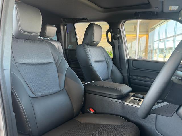 ランドクルーザー250 VX サンルーフ パノラミックビューモニター デジタルインナーミラー ブラインドスポットモニター 純正18インチアルミホイール 電動リアゲート おアワーバックドア ルーフレール トヨタチームメイト(45枚目)