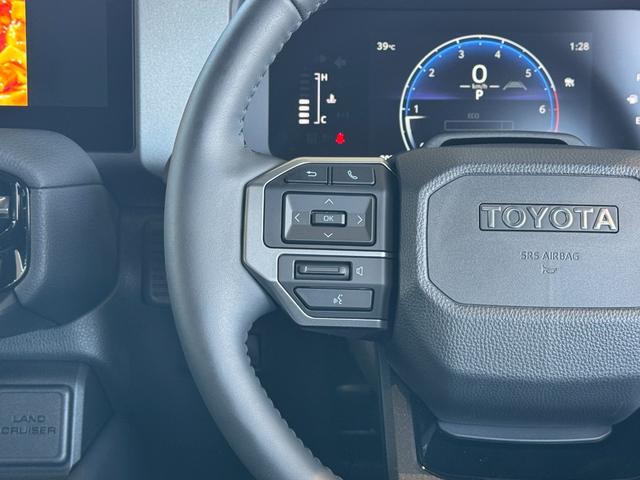 ランドクルーザー250 VX サンルーフ パノラミックビューモニター デジタルインナーミラー ブラインドスポットモニター 純正18インチアルミホイール 電動リアゲート おアワーバックドア ルーフレール トヨタチームメイト(57枚目)