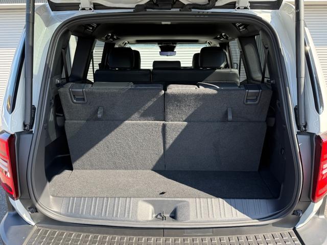 ランドクルーザー250 VX サンルーフ チームメイト 12.3インチJBLサウンドナビ パノラミックビュー デジタルインナーミラー ブラインドスポットモニター ルーフレール シートヒーター シートクーラー パワーバックドア(35枚目)