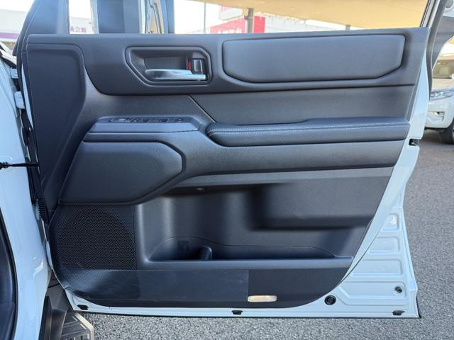 ランドクルーザー250 VX サンルーフ チームメイト 12.3インチJBLサウンドナビ パノラミックビュー デジタルインナーミラー ブラインドスポットモニター ルーフレール シートヒーター シートクーラー パワーバックドア(38枚目)