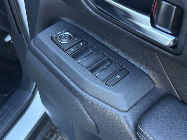 ランドクルーザー250 VX サンルーフ チームメイト 12.3インチJBLサウンドナビ パノラミックビュー デジタルインナーミラー ブラインドスポットモニター ルーフレール シートヒーター シートクーラー パワーバックドア(39枚目)