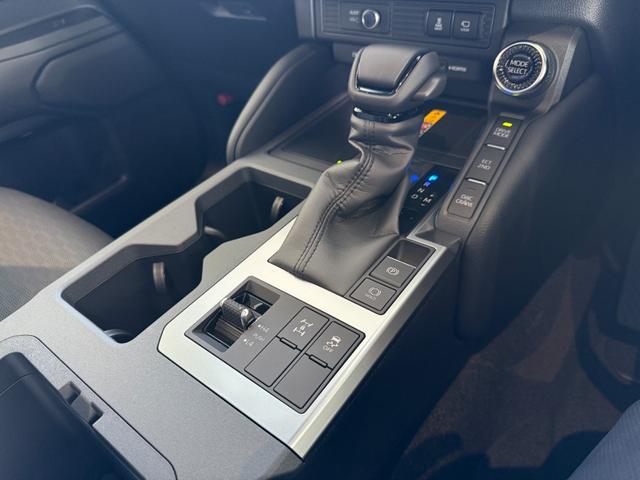 ランドクルーザー250 VX サンルーフ 丸目ヘッドライト 12.3JBLサウンド チームメイト ルーフレール パノラミックビュー デジタルミラー ブラインドスポット シートヒーター&シートクーラー パワーシート パワーバックドア(66枚目)