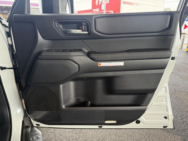 ランドクルーザー250 VX サンルーフ チームメイト 12.3インチJBLサウンドナビ 丸目ヘッドライト パノラミックビュー デジタルインナーミラー ブラインドスポットモニター ルーフレール シートヒーター シートクーラー(35枚目)