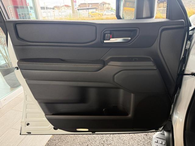 ランドクルーザー250 VX サンルーフ チームメイト 12.3インチJBLサウンドナビ 丸目ヘッドライト パノラミックビュー デジタルインナーミラー ブラインドスポットモニター ルーフレール シートヒーター シートクーラー(37枚目)