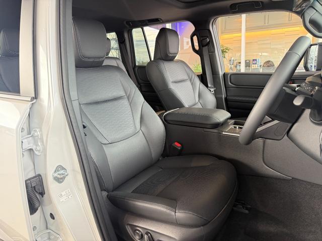 ランドクルーザー250 VX サンルーフ チームメイト 12.3インチJBLサウンドナビ 丸目ヘッドライト パノラミックビュー デジタルインナーミラー ブラインドスポットモニター ルーフレール シートヒーター シートクーラー(38枚目)