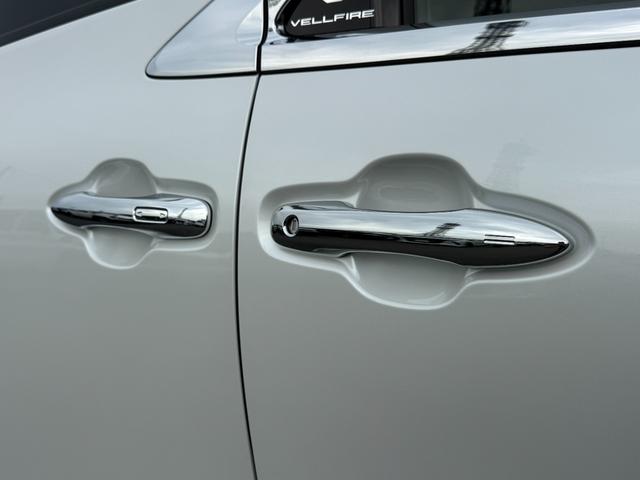 ヴェルファイアハイブリッド エグゼクティブラウンジ　モデリスタエアロ　シグネチャー　ＪＢＬサウンドナビ　サンルーフ　フリップダウンモニター　パノラミックビュー　デジタルミラー　ブラインドスポット　純正１９ＡＷ　ドラレコ前後　ＨＵＤ　　ＡＣ１００Ｖ（28枚目）