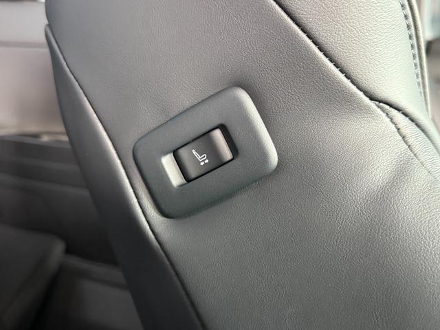 ヴェルファイアハイブリッド エグゼクティブラウンジ　モデリスタエアロ　シグネチャー　ＪＢＬサウンドナビ　サンルーフ　フリップダウンモニター　パノラミックビュー　デジタルミラー　ブラインドスポット　純正１９ＡＷ　ドラレコ前後　ＨＵＤ　　ＡＣ１００Ｖ（62枚目）