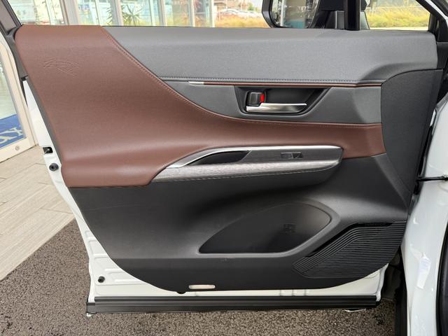 ハリアーハイブリッド Z レザーパッケージ パノラマルーフ AC100V 本革 12.3JBLサウンドナビ パノラミックビュー デジタルミラー ブラインドスポット シートヒーターシートクーラーパワーバックドア パワーシート ステアリングヒーター(41枚目)