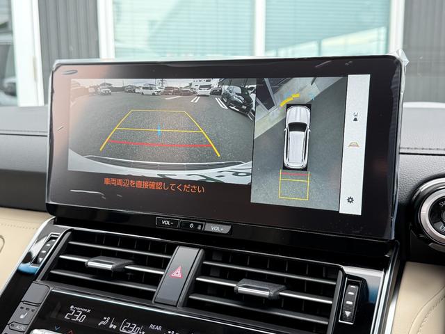 【全周囲カメラ】全周囲カメラがついているので駐車が苦手の方でも安心して後退可能です!ガイドラインも表示されます!クリアランスソナーと合わせて、カメラ映像と音で周囲を確認しながら駐車が可能です!