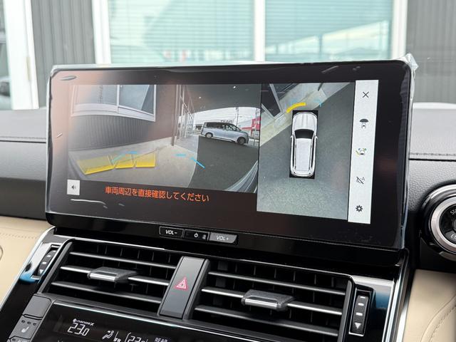 【全周囲カメラ】全周囲カメラがついているので駐車が苦手の方でも安心して後退可能です!ガイドラインも表示されます!クリアランスソナーと合わせて、カメラ映像と音で周囲を確認しながら駐車が可能です!