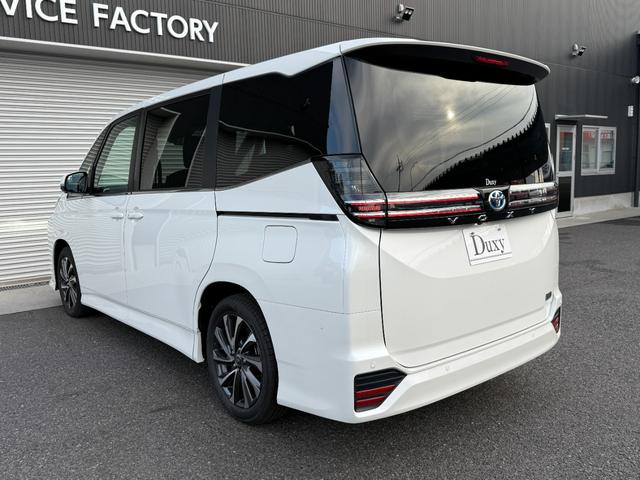 ヴォクシー ハイブリッドS-Z 10.5インチDA 13.2フリップダウンモニター 快適利便PKG 3眼LEDヘッドライト チームメイト デジタルミラー パノラミックビュー オットマン シートヒーター ドラレコ 純正17AW(28枚目)