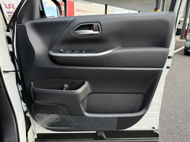 ヴォクシー ハイブリッドS-Z 10.5インチDA 13.2フリップダウンモニター 快適利便PKG 3眼LEDヘッドライト チームメイト デジタルミラー パノラミックビュー オットマン シートヒーター ドラレコ 純正17AW(35枚目)