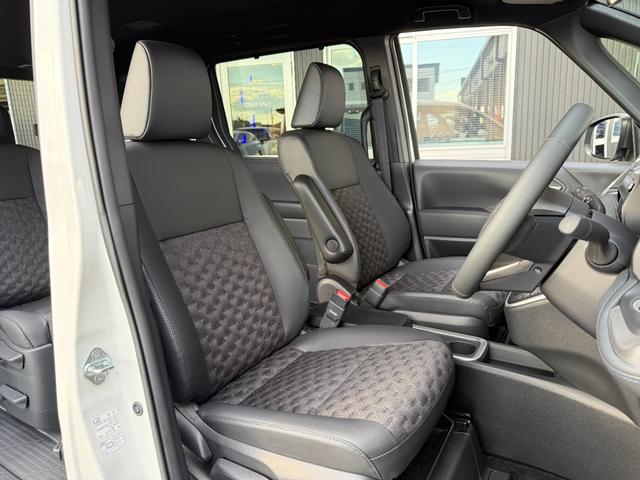 ヴォクシー ハイブリッドS-Z 10.5インチDA 13.2フリップダウンモニター 快適利便PKG 3眼LEDヘッドライト チームメイト デジタルミラー パノラミックビュー オットマン シートヒーター ドラレコ 純正17AW(38枚目)