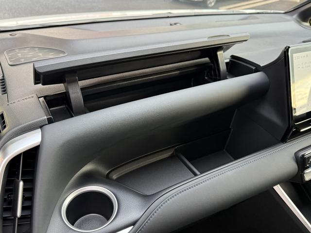 ヴォクシー ハイブリッドS-Z 10.5インチDA 13.2フリップダウンモニター 快適利便PKG 3眼LEDヘッドライト チームメイト デジタルミラー パノラミックビュー オットマン シートヒーター ドラレコ 純正17AW(43枚目)