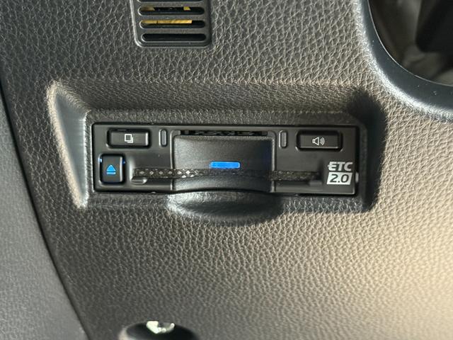 ヴォクシー ハイブリッドS-Z 10.5インチDA 13.2フリップダウンモニター 快適利便PKG 3眼LEDヘッドライト チームメイト デジタルミラー パノラミックビュー オットマン シートヒーター ドラレコ 純正17AW(55枚目)