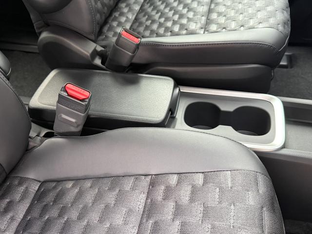 ヴォクシー ハイブリッドS-Z 10.5インチDA 13.2フリップダウンモニター 快適利便PKG 3眼LEDヘッドライト チームメイト デジタルミラー パノラミックビュー オットマン シートヒーター ドラレコ 純正17AW(56枚目)