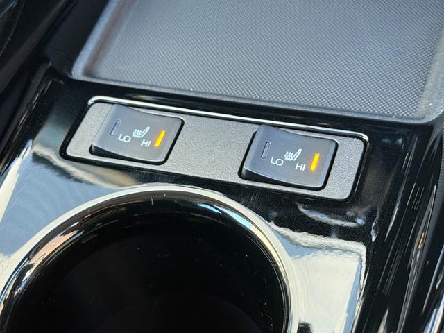 プリウス Ａツーリングセレクション・ブラックエディション　８インチディスプレイオーディオ　モデリスタエアロ　デジタルミラー　ＴＶ視聴　パノラミックビューモニター　シートヒーター　ＡＣ１００Ｖ　純正１７インチアルミホイール　レーダー　ＥＴＣ２．０　ドラレコ前後（4枚目）