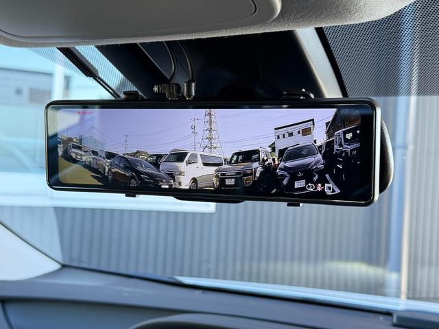 プリウス Ａツーリングセレクション・ブラックエディション　８インチディスプレイオーディオ　モデリスタエアロ　デジタルミラー　ＴＶ視聴　パノラミックビューモニター　シートヒーター　ＡＣ１００Ｖ　純正１７インチアルミホイール　レーダー　ＥＴＣ２．０　ドラレコ前後（6枚目）