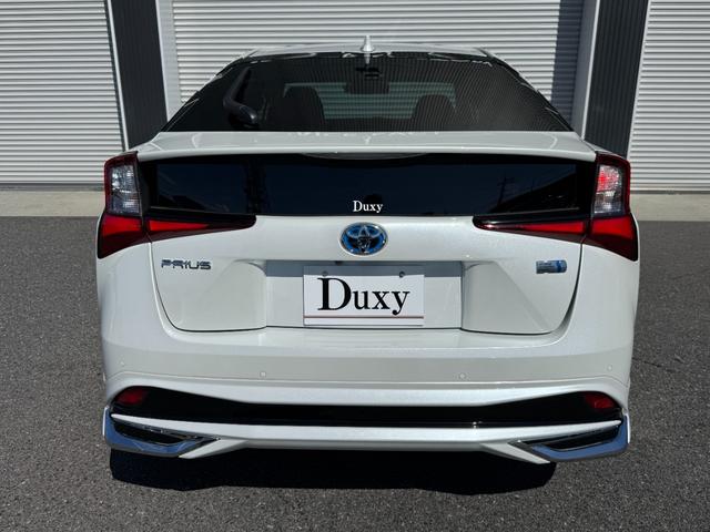 プリウス Ａツーリングセレクション・ブラックエディション　８インチディスプレイオーディオ　モデリスタエアロ　デジタルミラー　ＴＶ視聴　パノラミックビューモニター　シートヒーター　ＡＣ１００Ｖ　純正１７インチアルミホイール　レーダー　ＥＴＣ２．０　ドラレコ前後（13枚目）