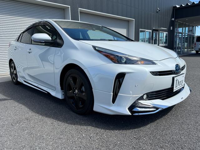 プリウス Ａツーリングセレクション・ブラックエディション　８インチディスプレイオーディオ　モデリスタエアロ　デジタルミラー　ＴＶ視聴　パノラミックビューモニター　シートヒーター　ＡＣ１００Ｖ　純正１７インチアルミホイール　レーダー　ＥＴＣ２．０　ドラレコ前後（15枚目）