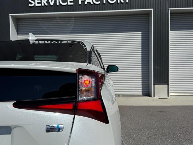 プリウス Ａツーリングセレクション・ブラックエディション　８インチディスプレイオーディオ　モデリスタエアロ　デジタルミラー　ＴＶ視聴　パノラミックビューモニター　シートヒーター　ＡＣ１００Ｖ　純正１７インチアルミホイール　レーダー　ＥＴＣ２．０　ドラレコ前後（31枚目）