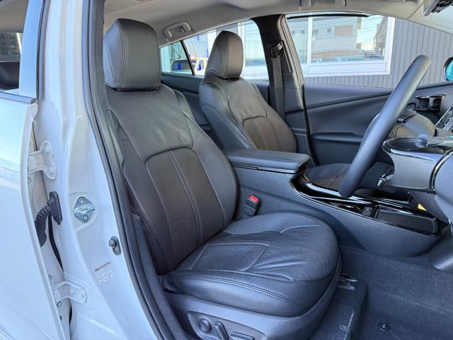 プリウス Ａツーリングセレクション・ブラックエディション　８インチディスプレイオーディオ　モデリスタエアロ　デジタルミラー　ＴＶ視聴　パノラミックビューモニター　シートヒーター　ＡＣ１００Ｖ　純正１７インチアルミホイール　レーダー　ＥＴＣ２．０　ドラレコ前後（42枚目）