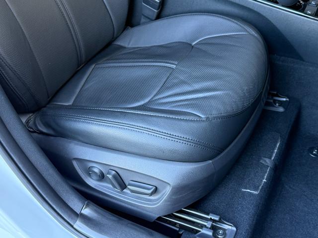 プリウス Ａツーリングセレクション・ブラックエディション　８インチディスプレイオーディオ　モデリスタエアロ　デジタルミラー　ＴＶ視聴　パノラミックビューモニター　シートヒーター　ＡＣ１００Ｖ　純正１７インチアルミホイール　レーダー　ＥＴＣ２．０　ドラレコ前後（43枚目）