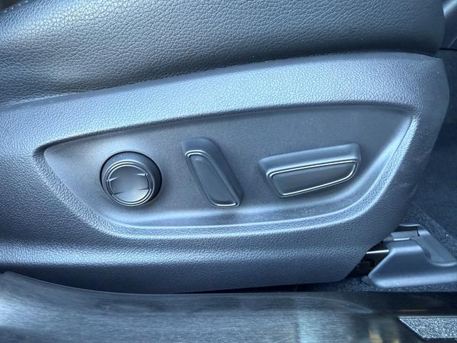 プリウス Ａツーリングセレクション・ブラックエディション　８インチディスプレイオーディオ　モデリスタエアロ　デジタルミラー　ＴＶ視聴　パノラミックビューモニター　シートヒーター　ＡＣ１００Ｖ　純正１７インチアルミホイール　レーダー　ＥＴＣ２．０　ドラレコ前後（44枚目）