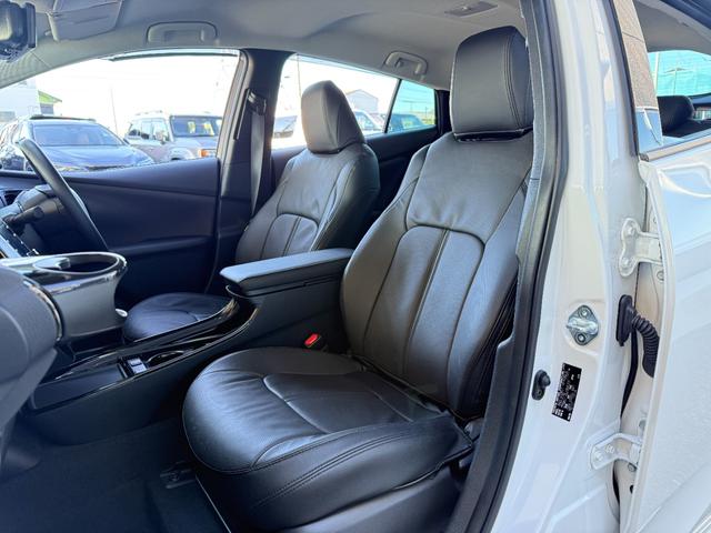 プリウス Ａツーリングセレクション・ブラックエディション　８インチディスプレイオーディオ　モデリスタエアロ　デジタルミラー　ＴＶ視聴　パノラミックビューモニター　シートヒーター　ＡＣ１００Ｖ　純正１７インチアルミホイール　レーダー　ＥＴＣ２．０　ドラレコ前後（45枚目）