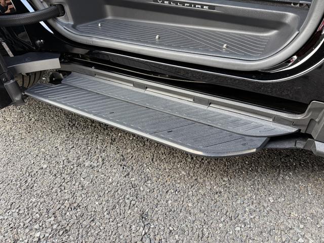ヴェルファイア Ｚ　プレミア　寒冷地仕様　ＪＢＬサウンド　デジタルインナーミラー　ヘッドアップディスプレイユニバーサルステップ　ムーンルーフ　リアフォグランプ　フリップダウンモニター（5枚目）