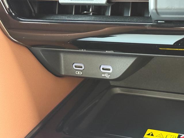 ヴェルファイア Ｚ　プレミア　寒冷地仕様　ＪＢＬサウンド　デジタルインナーミラー　ヘッドアップディスプレイユニバーサルステップ　ムーンルーフ　リアフォグランプ　フリップダウンモニター（65枚目）