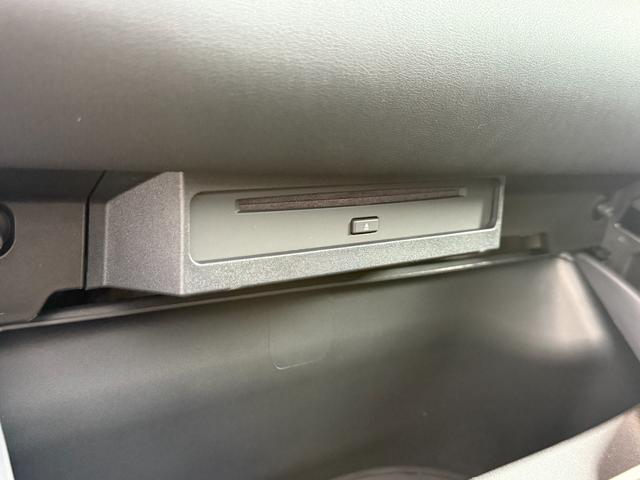 ヴォクシー ハイブリッドS-Z 快適利便パッケージ デジタルインナーミラー ヘッドアップディスプレイ チームメイト 10.5ディスプレイオーディオ パノラマビュー 13.2フリップダウンモニター(3枚目)