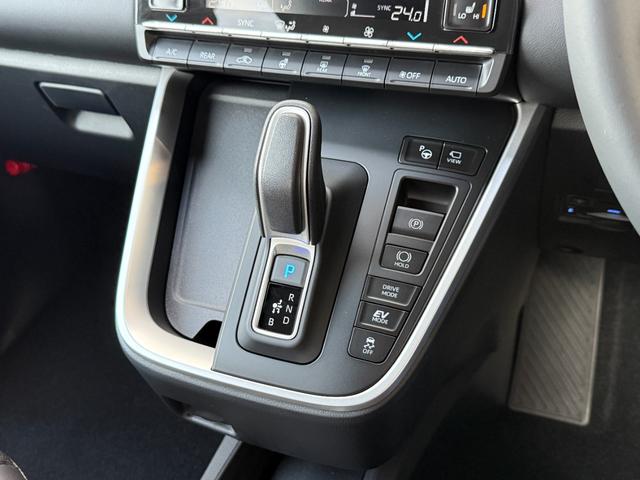 ヴォクシー ハイブリッドS-Z 快適利便パッケージ デジタルインナーミラー ヘッドアップディスプレイ チームメイト 10.5ディスプレイオーディオ パノラマビュー 13.2フリップダウンモニター(59枚目)