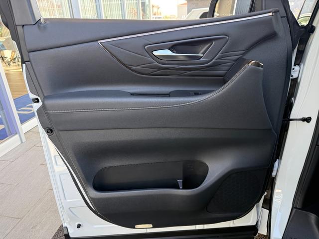 ヴェルファイアハイブリッド Ｚ　プレミア　モデリスタエアロ　　ツインムーンルーフ　デジタルインナーミラー　１３．２インチフリップダウンモニター　ヘッドアップディスプレイ　ドラレコ前後　プレミアムサウンド　スペアタイヤ（41枚目）