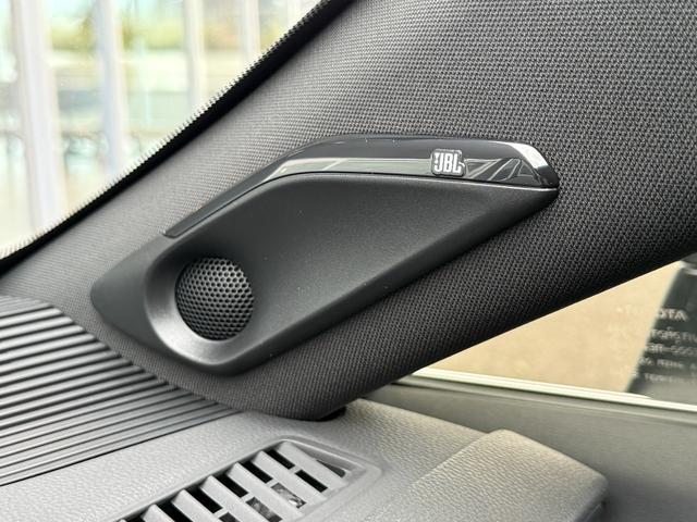 ハリアーハイブリッド Z レザーパッケージ・ナイトシェード パノラマルーフ リアフォグランプ AC100V 本革 JBLサウンド ナビ パノラミックビュー デジタルミラー ブラインドスポット シートヒーターシートクーラー パワーシート ETC2.0(8枚目)